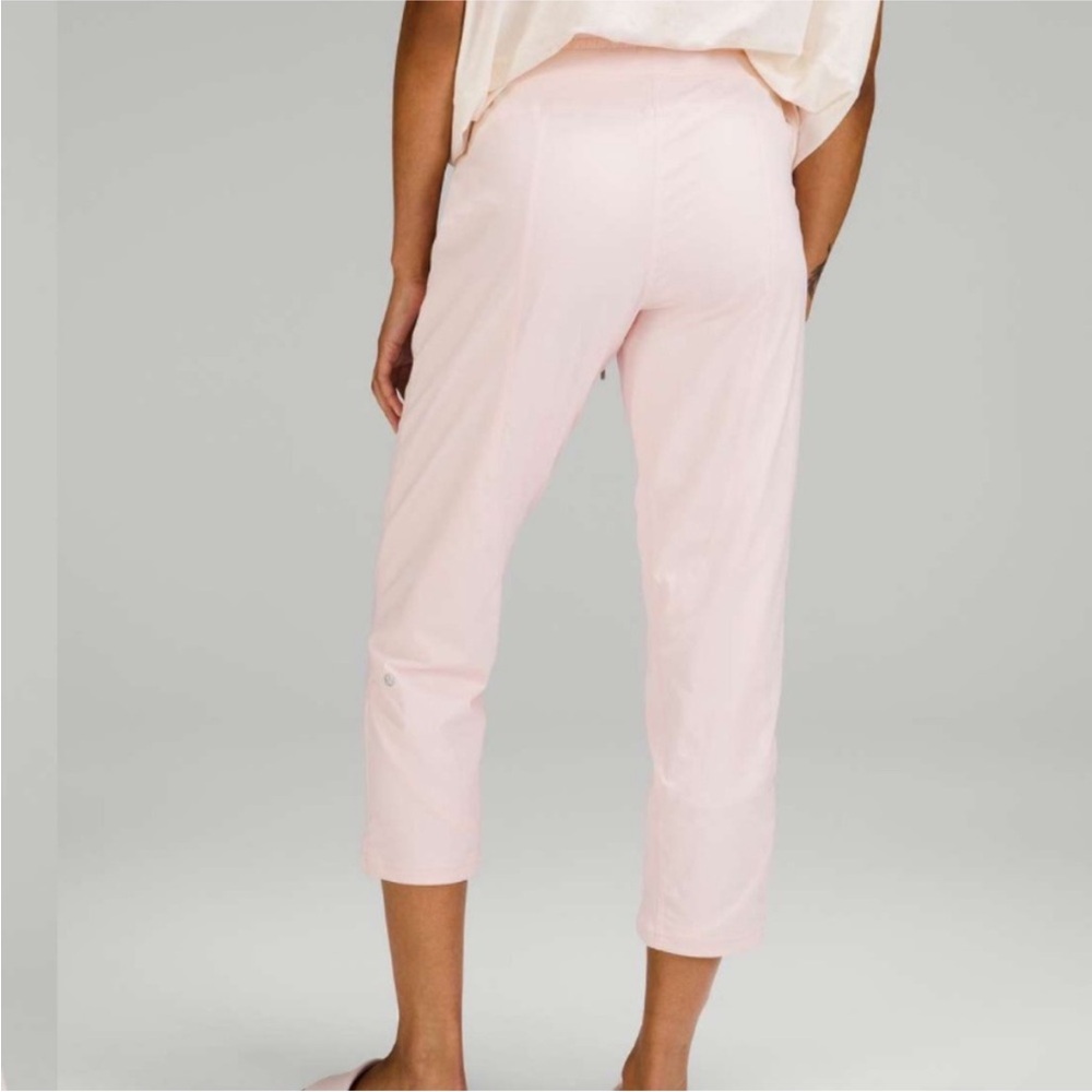 Lululemon Dance Studio Crop Lined - BLUSH PINK